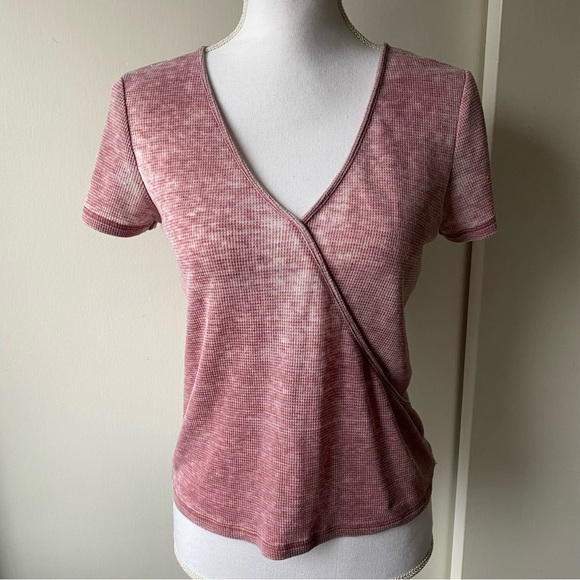 This is a mauve/ red burnout style top from American Eagle in size medium AE - Picture 1 of 8